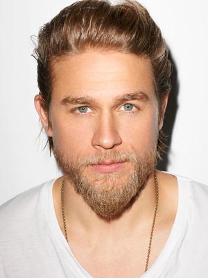 Чарли Ханнэм
Charlie Hunnam